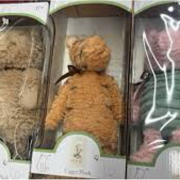 Classic ‘Winnie the Pooh’ storybook Pooh plush stuffed animal - Picture 2 of 2